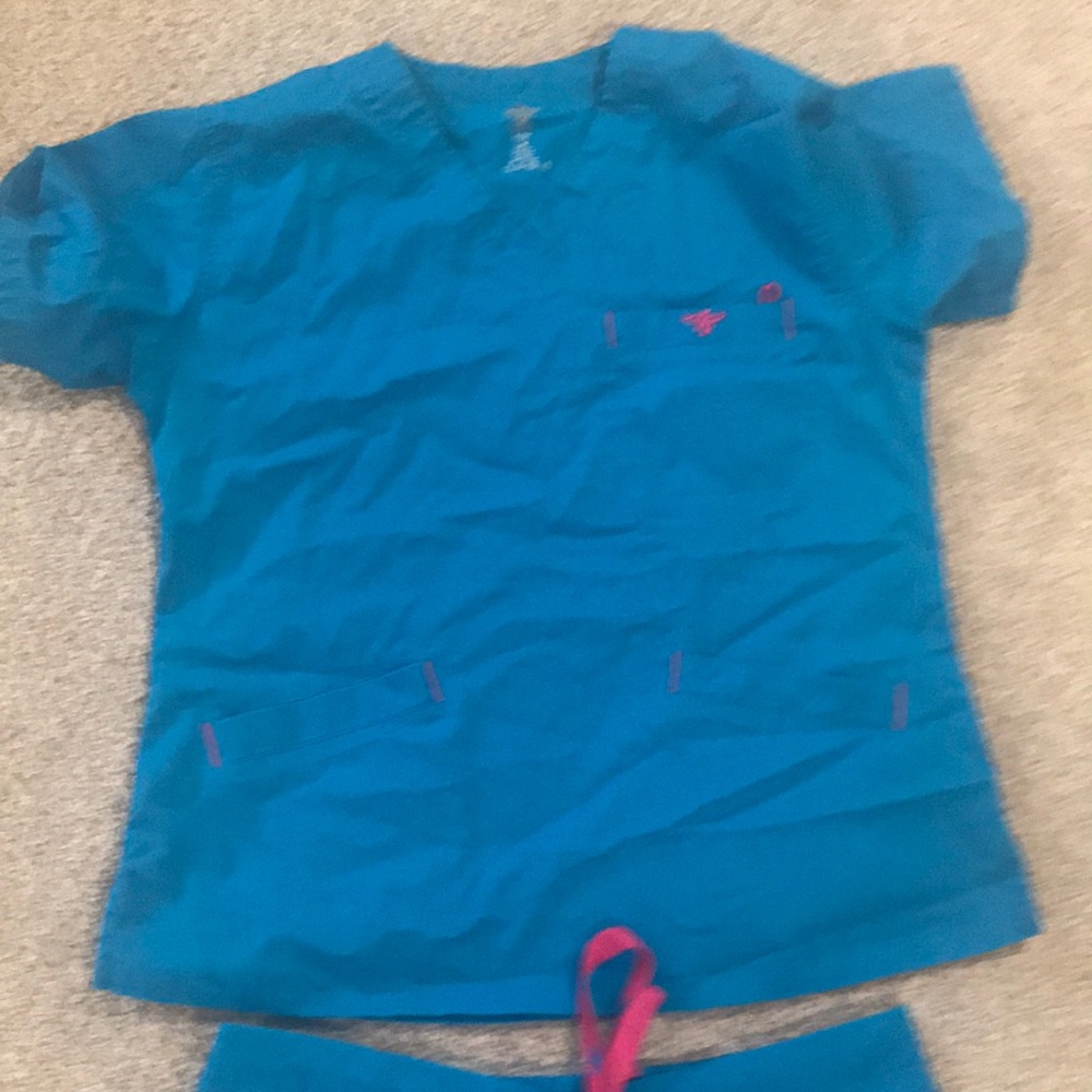 Med couture scrubs aqua blue size medium